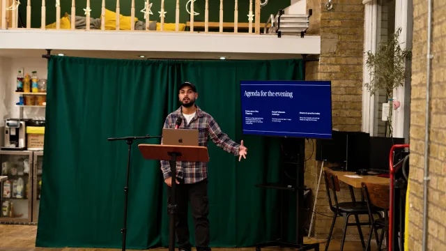 Furquan running the Vibe Designing workshop at Hulm Club